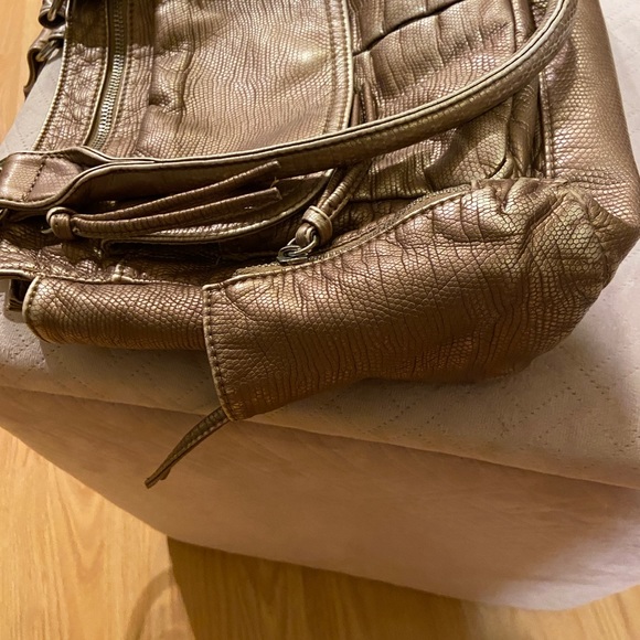 Bueno bronze metallic handbag with 10 pockets & 9 zippers & 8 long zipper pulls - Picture 14 of 16